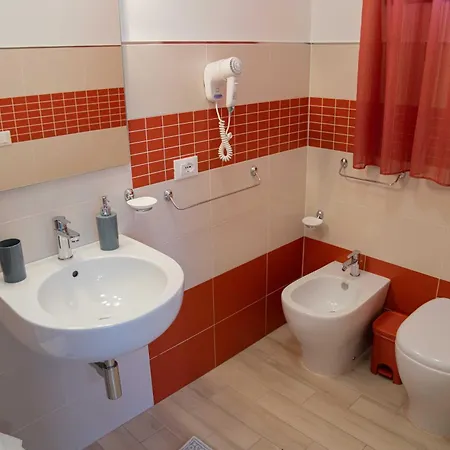 Il Tramonto 住宿加早餐酒店 卡斯泰卢佐